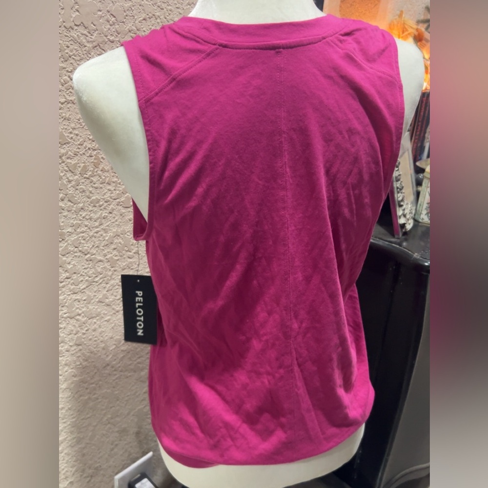 Peloton Studio Scoop Tank Size S NWT Pink Workout Top - Picture 3 of 4